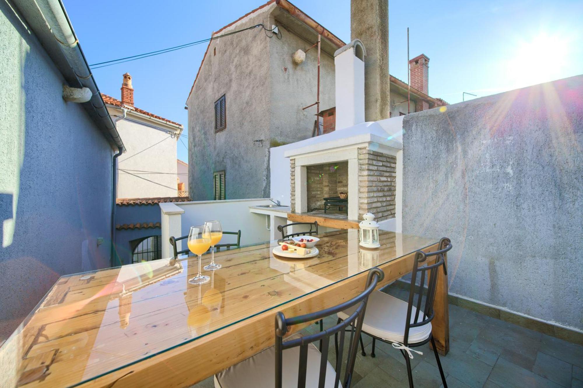 Apartment Old Town Mariolina Krk Town Bagian luar foto