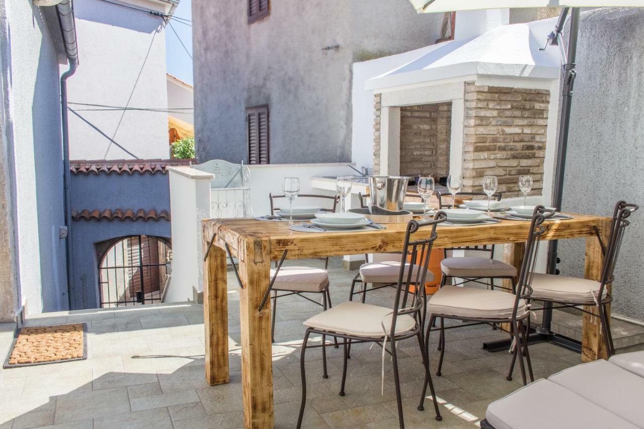 Apartment Old Town Mariolina Krk Town Bagian luar foto