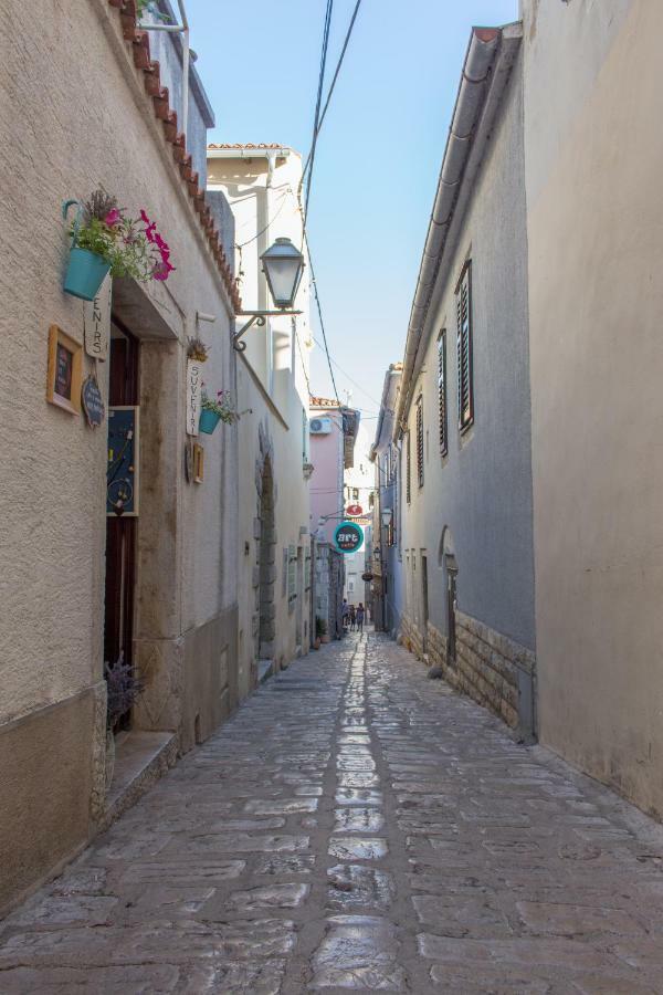 Apartment Old Town Mariolina Krk Town Bagian luar foto